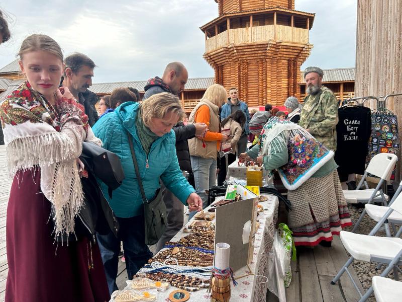 «Албазинский острог» и «Живая глина». В музейно-культурном центре «Албазинский острог» прошли сразу два фестиваля